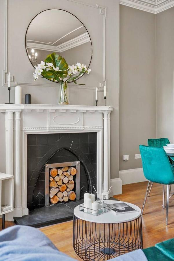 Lovely Central Wakefield Apartment - Parking Exterior foto